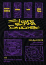 Plakat der Veranstaltung, zeigt lilafarbene Muster auf dunklem Hintergrund. Gelbe Schrift zeigt den Titel, das Datum, den Ort und das Lineup.